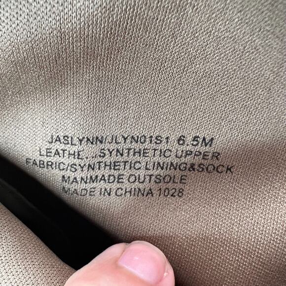 Steve Madden Jaslynn Leather/Synthetic Cap Toe Boot Taupe/Black Women 6.5M - Picture 9 of 10